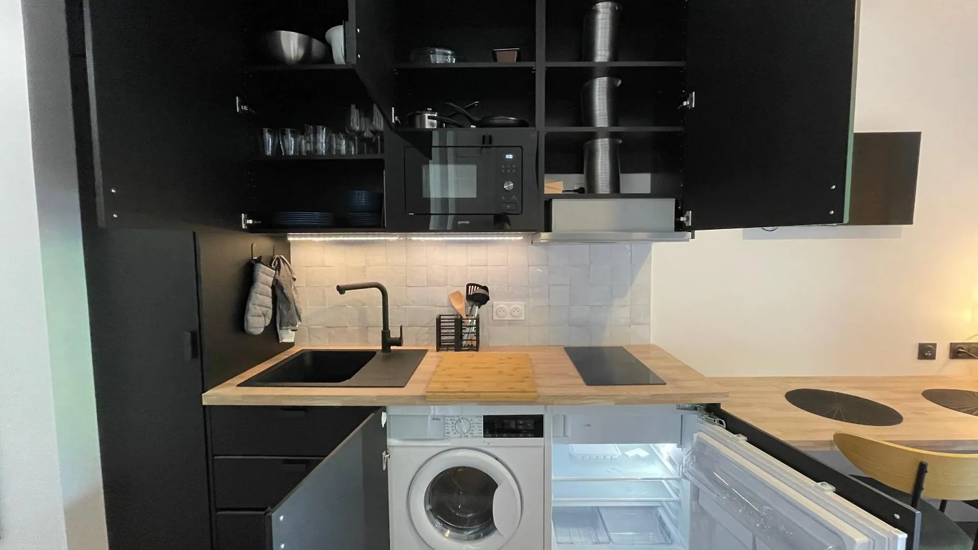 Studio Renove Avec Balcon Pres Des Champs-Elysees Paris 0*,