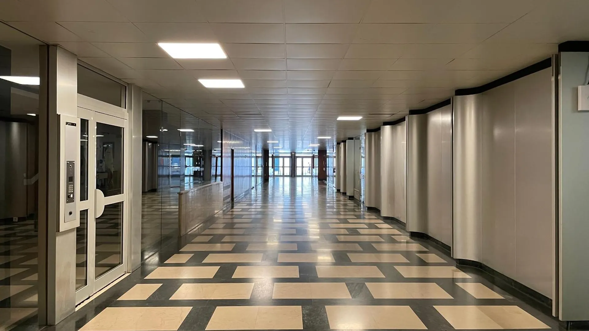 דירה פריז Studio Renove Avec Balcon Pres Des Champs-Elysees