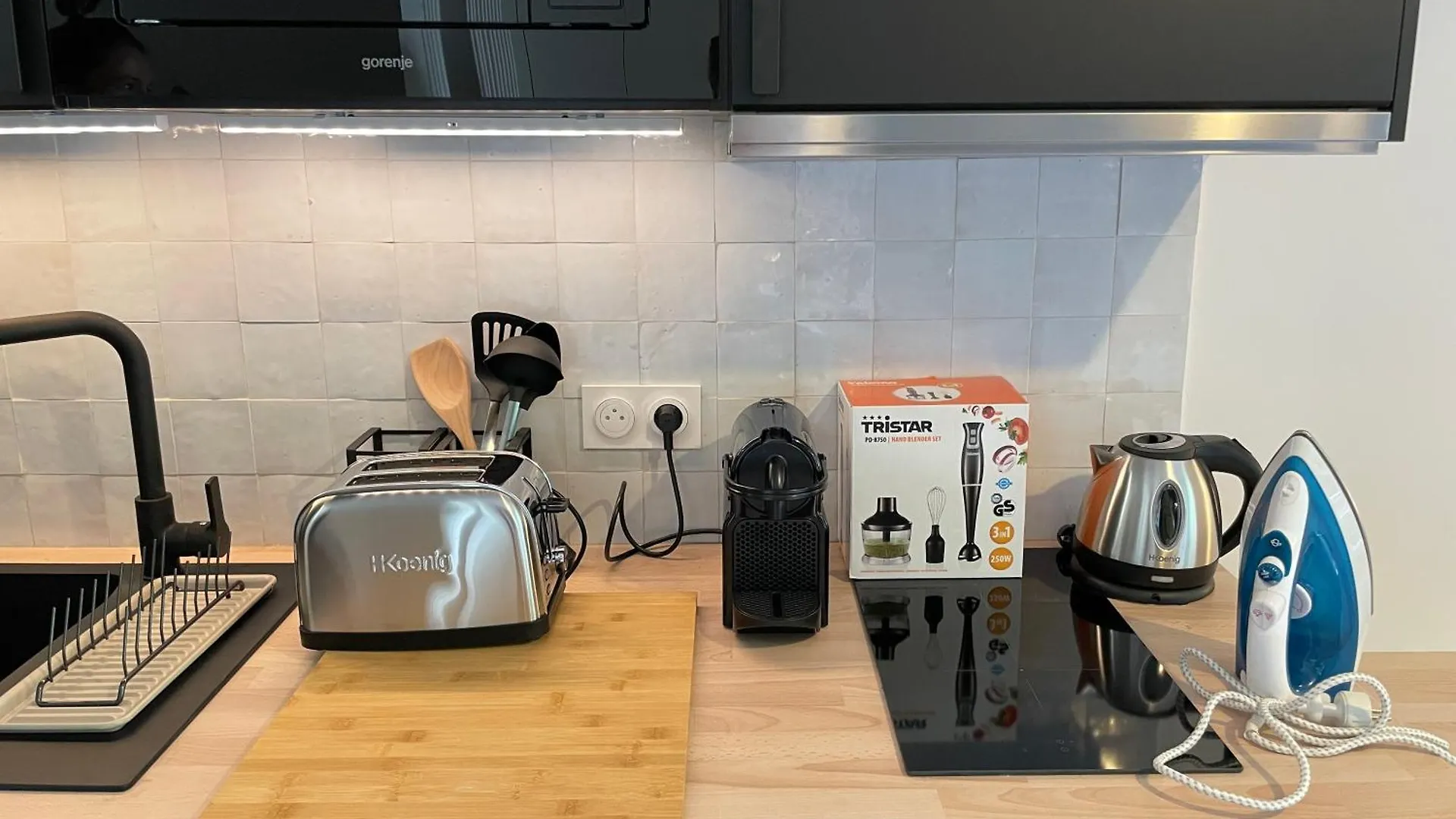 פריז Studio Renove Avec Balcon Pres Des Champs-Elysees צרפת
