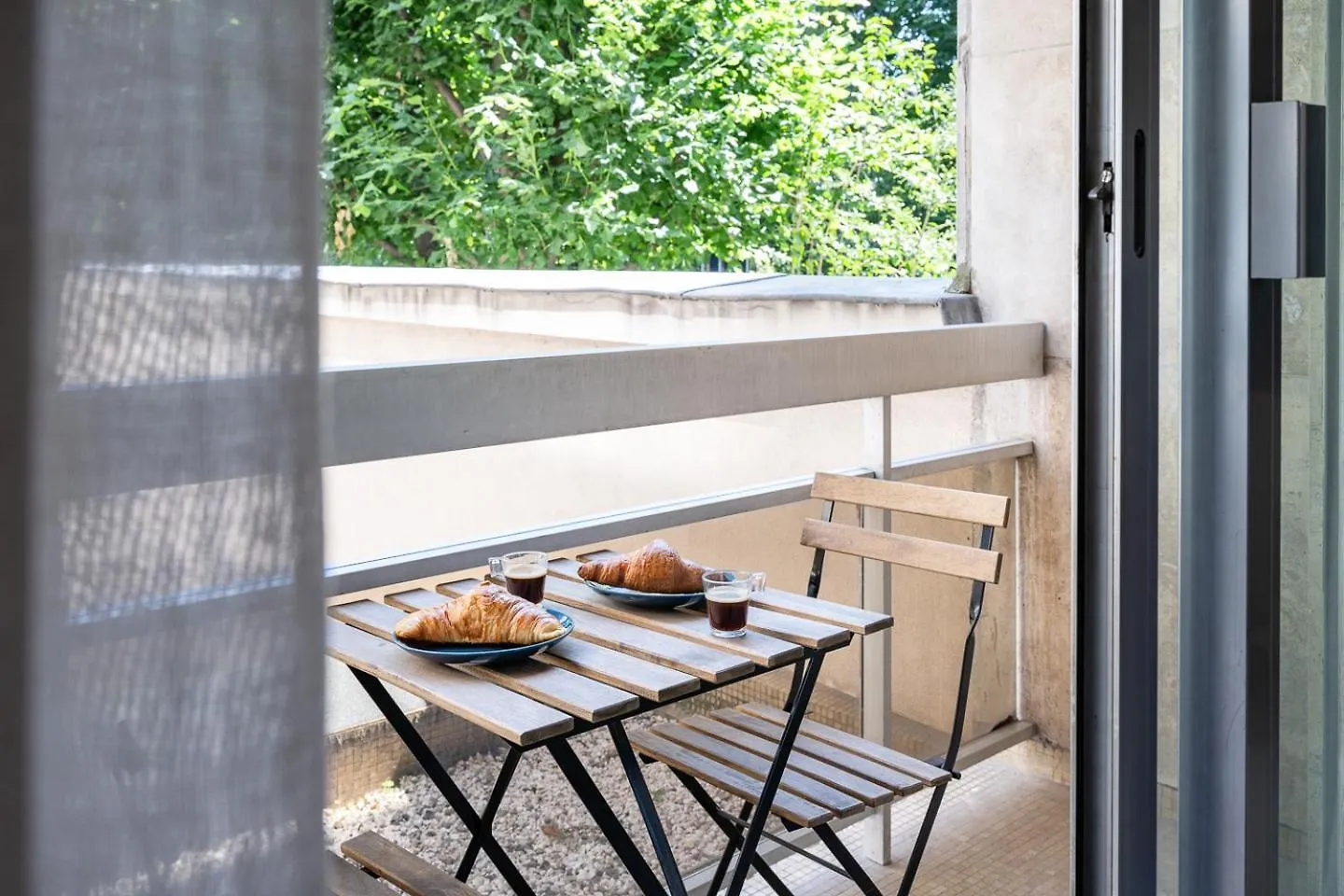 פריז Studio Renove Avec Balcon Pres Des Champs-Elysees דירה